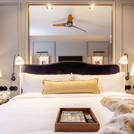 Browns Avenue Hotel 리스본 외부 사진 A bedroom at The Carlyle