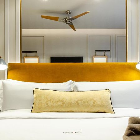 Browns Avenue Hotel 리스본 외부 사진 A bedroom at the hotel