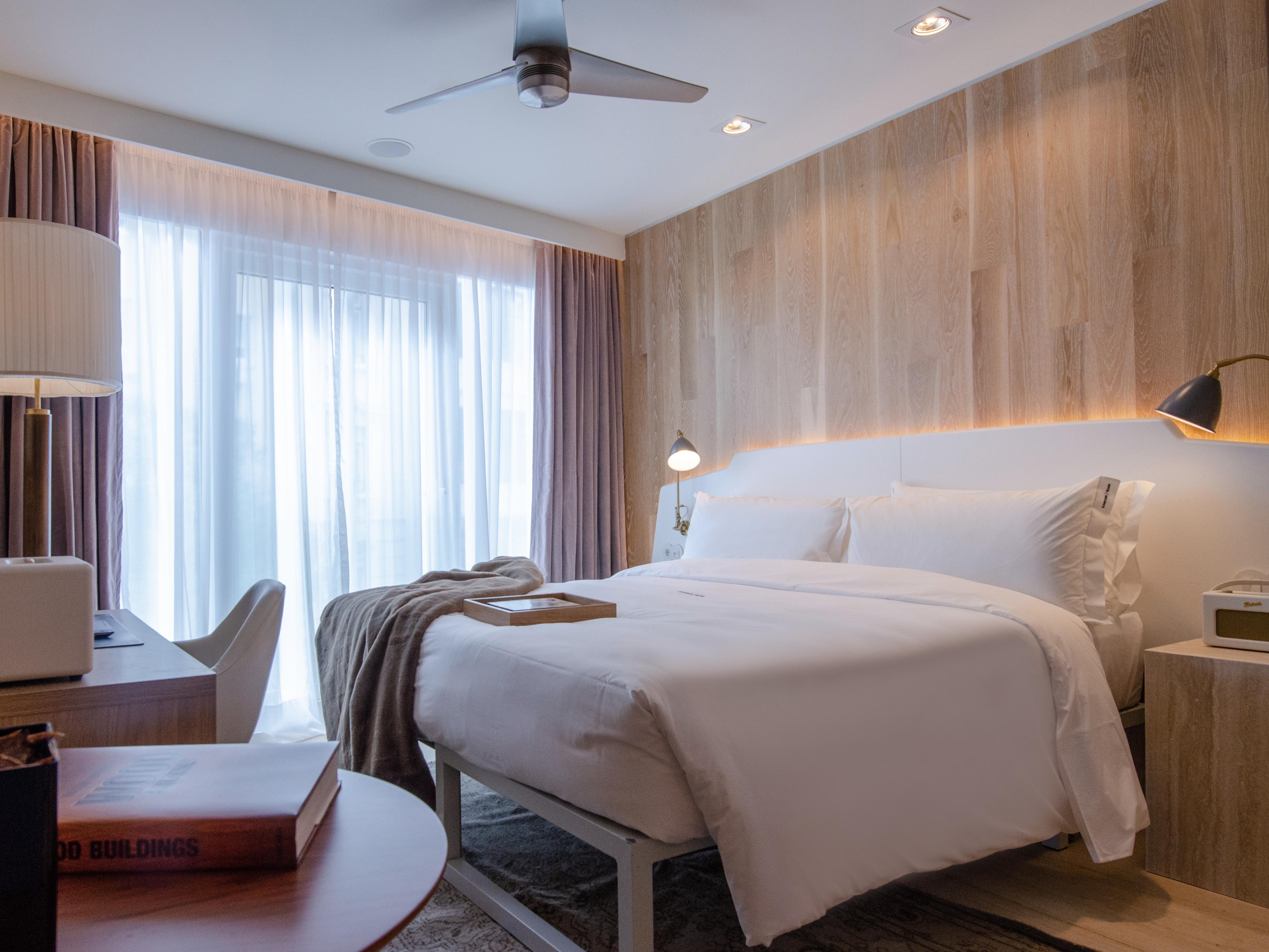 Browns Avenue Hotel 리스본 외부 사진 A bedroom at the hotel