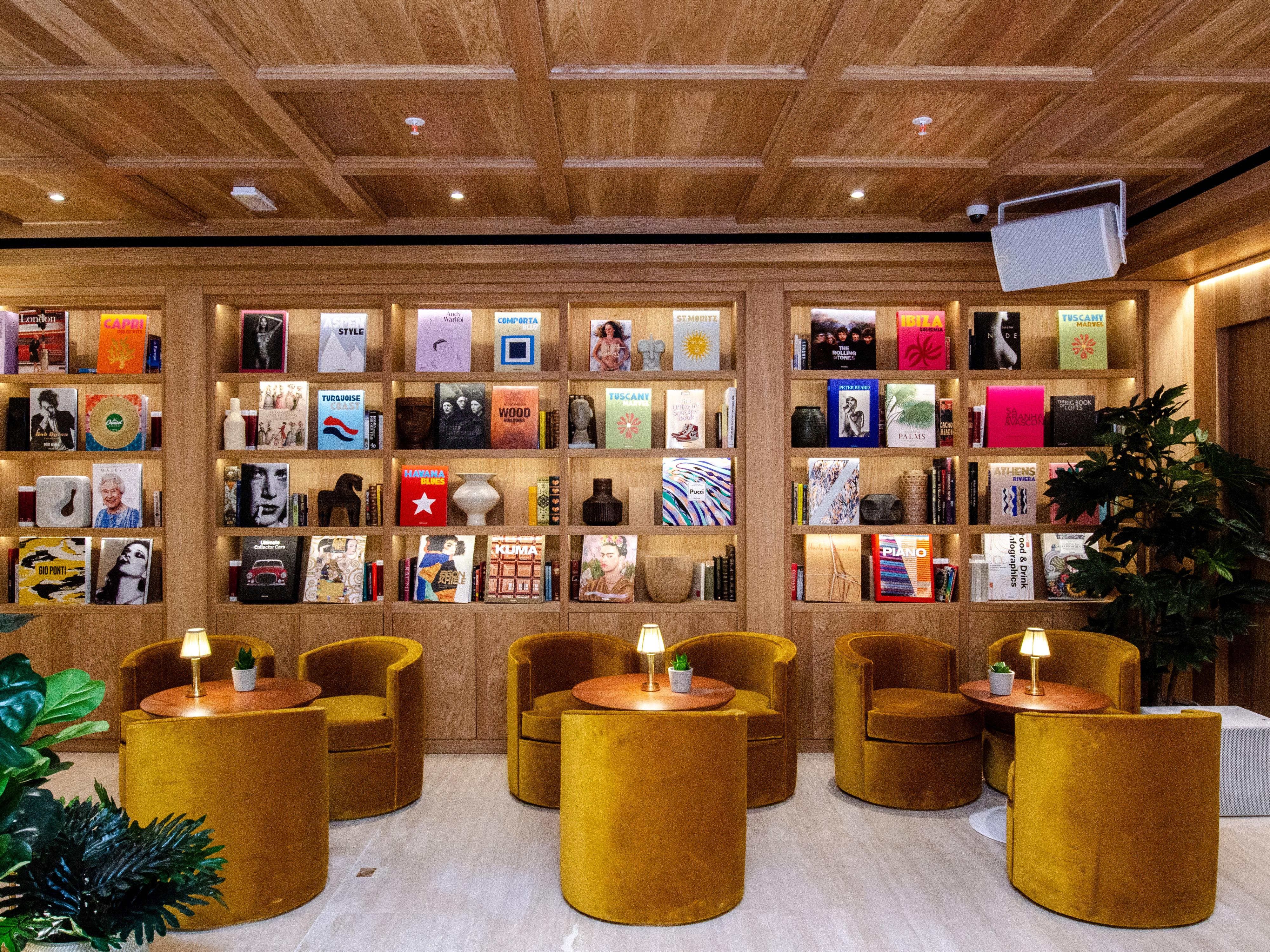 Browns Avenue Hotel 리스본 외부 사진 Library