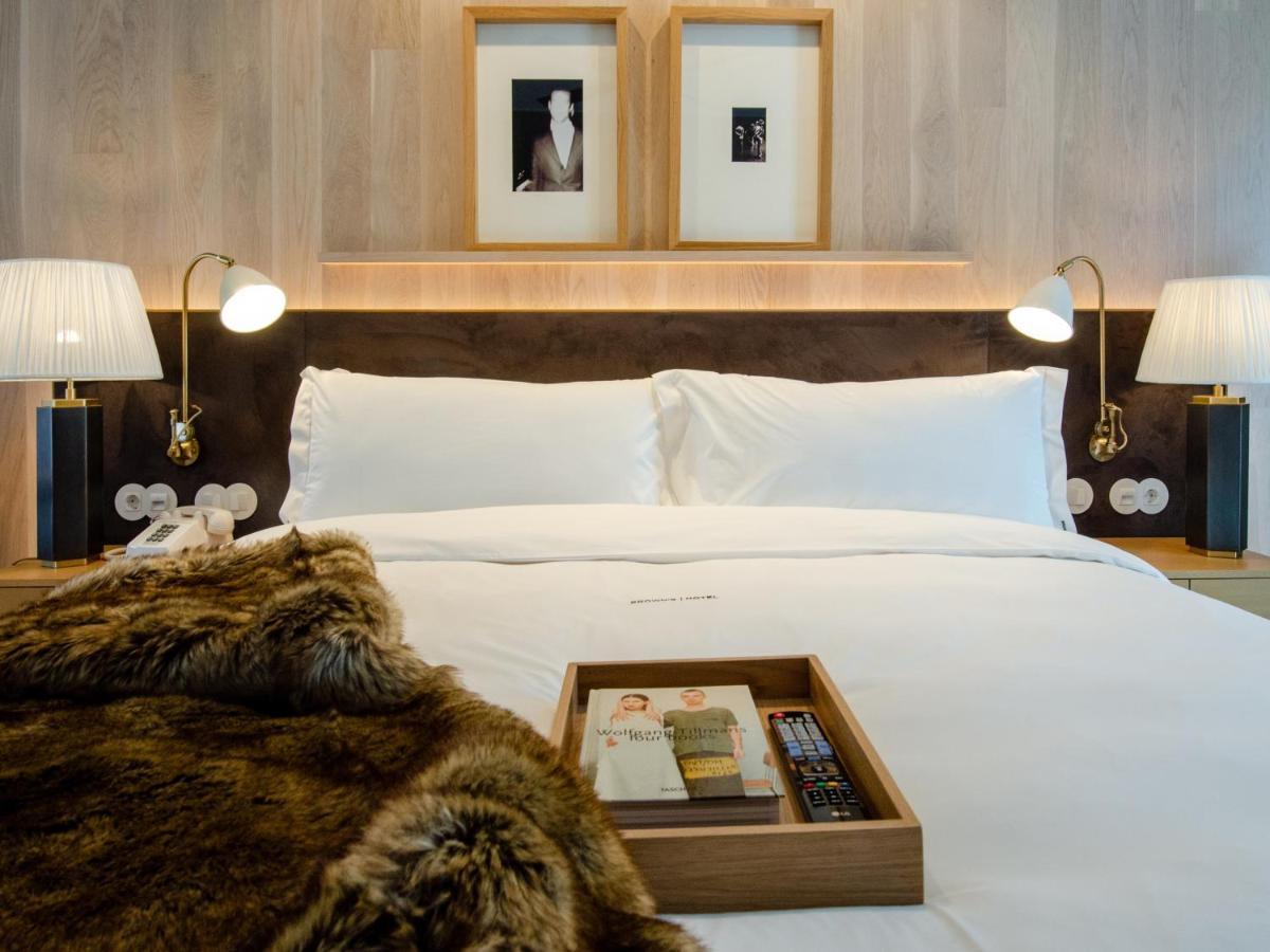 Browns Avenue Hotel 리스본 외부 사진 A bedroom at The Standard East Village