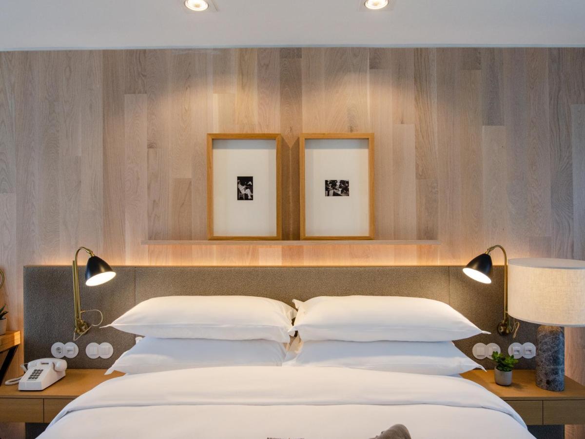 Browns Avenue Hotel 리스본 외부 사진 A bedroom at The Edition