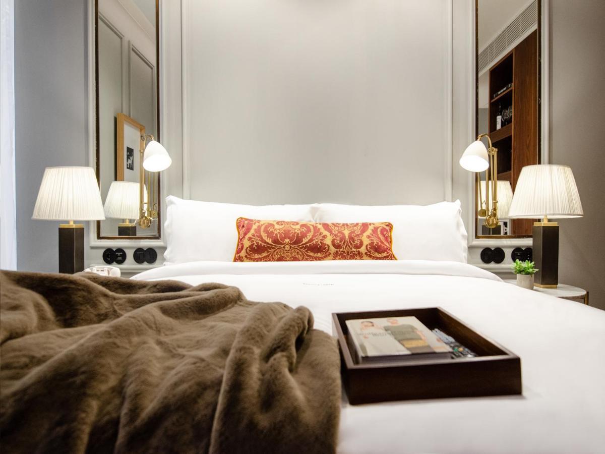 Browns Avenue Hotel 리스본 외부 사진 A bedroom at The Hari