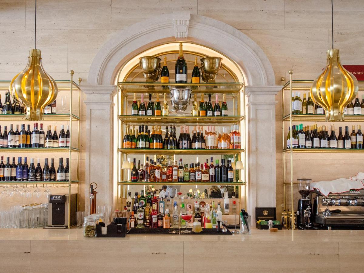 Browns Avenue Hotel 리스본 외부 사진 The bar at the Ritz